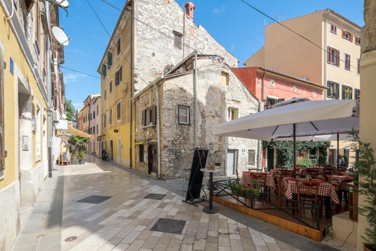Alighieri Unique Lägenhet Pula Exteriör bild